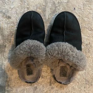 Ugg slides gently used